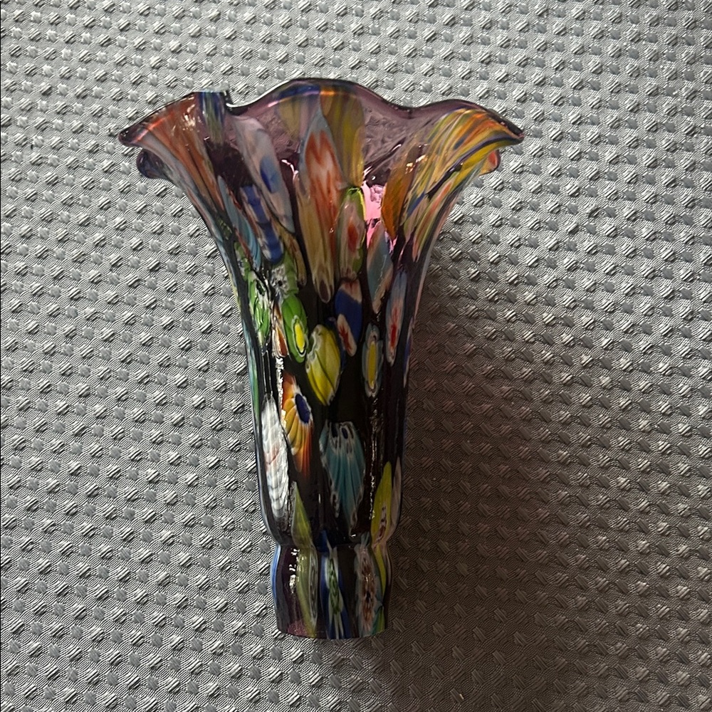 Murano Glass Millefiori 6 inch tall art trumpet ruffled rim for a 1.5" fitter. - Picture 3 of 5